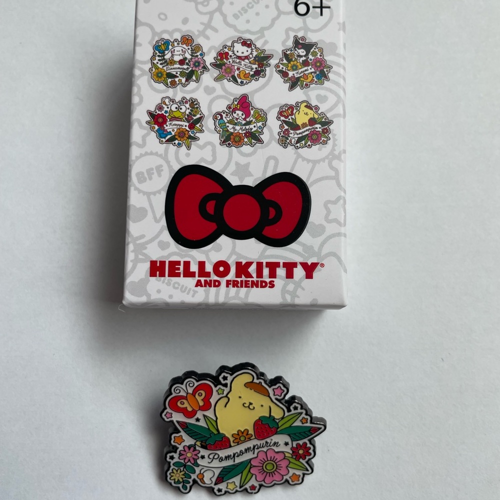 Loungefly Sanrio Hello Kitty & Friends Floral Tattoo Style Pompompurin Pin New